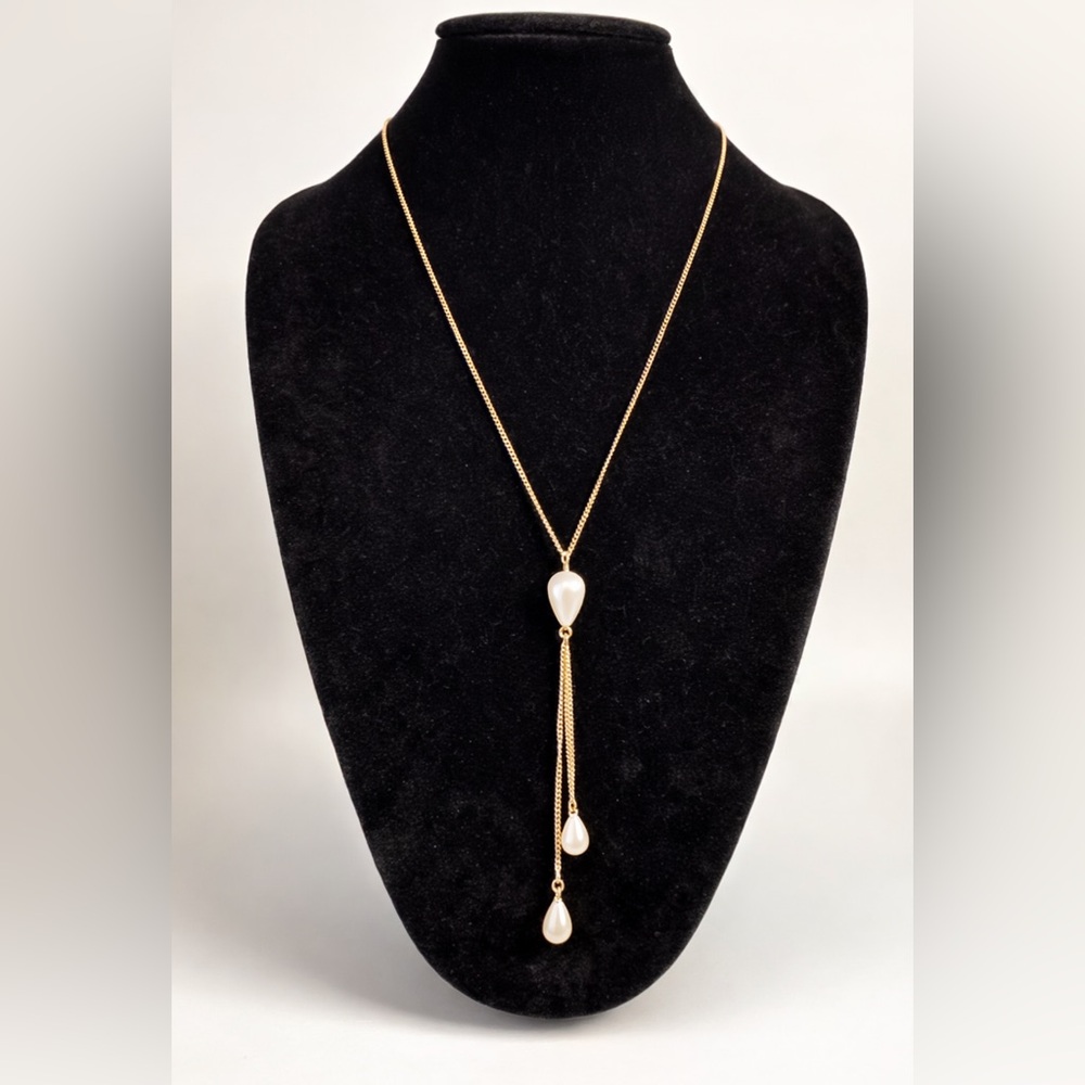 Vintage Sarah Coventry Gold Tone Faux Pearl Lariat Necklace 18” Drop Tassel